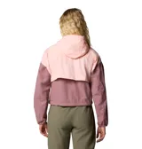 Cortaviento corto Columbia Spire Valley para mujer, color verde claro y beige. Cuenta con capucha ajustable, protector de mentón, sistema transpirable en la espalda, manga ancha, bolsillo oculto, bolsillos con cremallera para las manos, puños elásticos y dobladillo ajustable con ceñidor. Incorpora tecnología de repelencia Omni-SHIELD™.