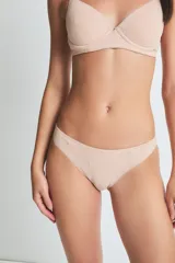 Vedetina clásica mediana color blanco, de microfibra jacquard con detalles de picot.