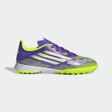 Championes de fútbol Adidas F50 League, color violeta con detalles en amarillo y blanco.