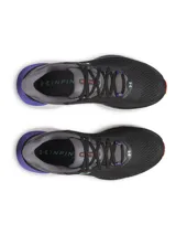 Championes de running Under Armour Infinite Pro 2, color negro con detalles en gris, violeta y naranja. Presentan el logo de la marca en color celeste.