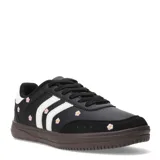 Championes negros de cuero sintético con bordado de flores rosadas y detalles en blanco.