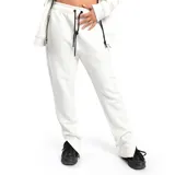 Pantalón de jogging negro, corte relajado, con cintura elástica ajustable mediante cordón. Presenta bolsillos laterales con cierre y un pequeño logo blanco bordado en el muslo derecho.