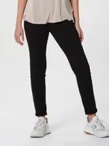 Pantalón negro de tiro alto, corte ajustado y largo al tobillo.
