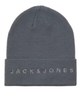 Gorro beanie gris de punto con logo bordado de la marca Jack & Jones en el borde.