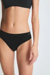 Bombacha menstrual vedetina clásica color negro, con refuerzo absorbente para flujo moderado.