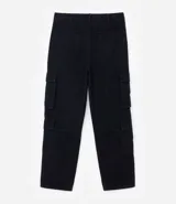 Pantalón cargo recto color negro, de sarga de algodón, con bolsillos laterales con hebillas y trabillas en la cintura.