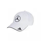 Gorra Adidas blanca con logo de Mercedes Benz bordado en el frente y logo de Adidas bordado en la visera.