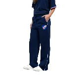 Pantalón deportivo azul marino de corte recto con el escudo del Club Nacional de Football bordado y una franja blanca vertical a lo largo de la pierna.