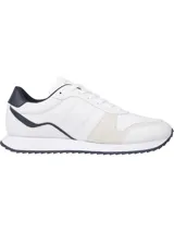 Zapatillas Tommy Hilfiger blancas con detalles en azul marino y rojo.