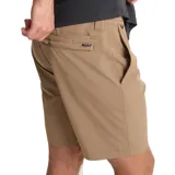 Bermuda color beige de poliéster, algodón y elastano, con tecnología de secado rápido, cintura con cordón, bolsillos traseros con cierre y drop pocket.