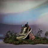 Zapatillas urbanas Merrell Alpine 83, con capellada de gamuza y tela en tonos verde oliva, beige y marrón.