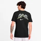 Remera negra de hombre, marca Nike, modelo Dri-Fit Tee Utmb Energy, con logo Nike Trail estampado en el pecho.