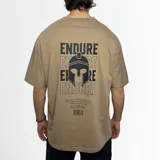 Remera color beige de algodón con estampado en la espalda con la palabra 'Endure' repetida y un casco espartano.
