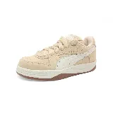 Championes Puma Park Luna SD color beige con detalles en blanco y suela marrón. Zapatillas de estilo urbano con diseño moderno y deportivo.
