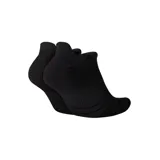 Par de medias invisibles Nike Multiplier blancas con logo negro.
