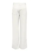 Pantalón wide leg color blanco, de tiro extra alto con cierre de botones. Confeccionado en mezcla de lino y viscosa ligera.