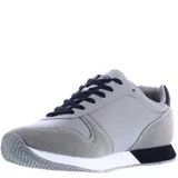 Championes urbanos Umbro modelo Up Hill 21, color gris con detalles en negro y blanco.