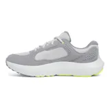 Championes Under Armour Charged Versurge, color gris y blanco con detalles en rojo.