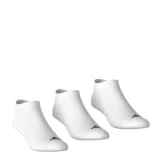 Pack de tres pares de medias Adidas invisibles, color blanco con logo negro.