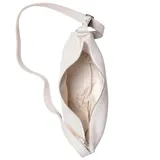Bandolera de cuero graneado color gris claro, con forma de media luna y correa ajustable que rodea todo el bolso.