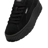 Championes Puma Karmen II de gamuza color negro, con plataforma y logo de la marca en el lateral.