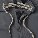 Short de baño negro con cordón ajustable en la cintura y logo de la marca en la pierna derecha.