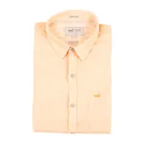 Camisa de manga larga color durazno, confeccionada en lino orgánico, con cuello italiano, cierre con botones y bolsillo en el pecho con logo bordado al tono.