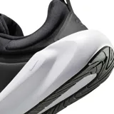Championes Nike In-Season TR 14 negros con detalles en blanco, ideales para entrenamiento funcional, caminatas y uso diario. Incorporan ranuras flexibles en el antepié y entresuela de espuma gruesa para amortiguación ligera y reactiva.