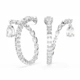 Aros de aro bañados en rodio con cristales transparentes en talla de pera y talla cuadrada.