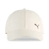 Gorra Puma ESS Metal Cat BB de color blanco con logo metálico de Puma en el frente.