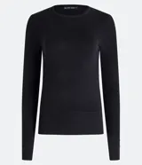 Suéter de punto color verde, con cuello barco, mangas largas y textura acanalada.