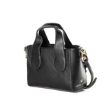 Cartera negra de cuero sintético con diseño acolchado, doble asa corta y correa larga regulable. Incluye cadena decorativa de eslabones grandes en el frente, cierre superior y bolsillos internos.