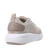 Championes Topper color beige con detalles en marrón y verde. Capellada de mesh respirable con refuerzos sintéticos, mediasuela liviana con amortiguación y suela de goma con diseño de tracción.