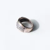 Anillo de plata y oro con circonias.