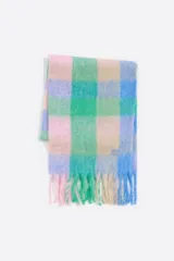 Bufanda cepillada con diseño de cuadros en tonos pastel, fabricada en lana de producción responsable.