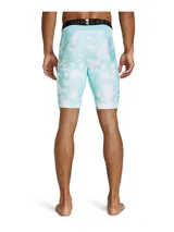 Short deportivo Under Armour con estampado abstracto en tonos naranja, amarillo y negro. Cintura elástica con logo Curry.