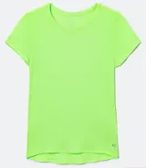 Remera deportiva color verde flúor, de corte clásico, con cuello redondo y mangas cortas.