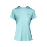 Remera deportiva Columbia Hike SS Crew color celeste, de corte clásico y mangas cortas. Confeccionada con tejido Omni-Wick de secado rápido y protección solar Omni-Shade UPF 50.