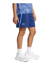 Short deportivo gris de Under Armour modelo Launch 7, con logo reflectivo en la pierna izquierda.