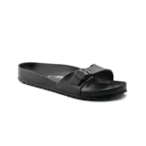 Sandalias Birkenstock Madrid Eva color negro, de goma eva, con hebilla ajustable.