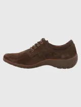 Zapato acordonado de cuero azul con suela marrón de goma.