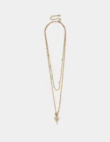 Collar doble dorado, con cadena de eslabones y cadena con perlas. Dije de corazón de piedra natural con aplique de estrella y perla colgante.