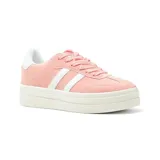 Championes urbanos color rosa con plataforma blanca y detalles en blanco en el talón y las tres tiras laterales.
