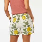 Short de tiro alto con cintura elastizada y estampado de limones.