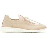 Zapatillas deportivas color beige, con cordones, capellada tejida y suela blanca.