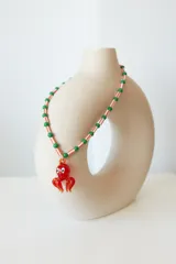 Collar de 35 cm con extensión de 5 cm, decorado con un colgante de pulpo.