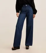 Pantalón de jean wide leg de tiro alto, color azul oscuro.