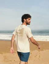 Remera verde de manga corta y cuello redondo.