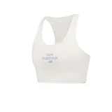 Top deportivo blanco con logo de New Balance en celeste.