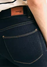 Pantalón de jean super skinny de tiro alto color azul oscuro.